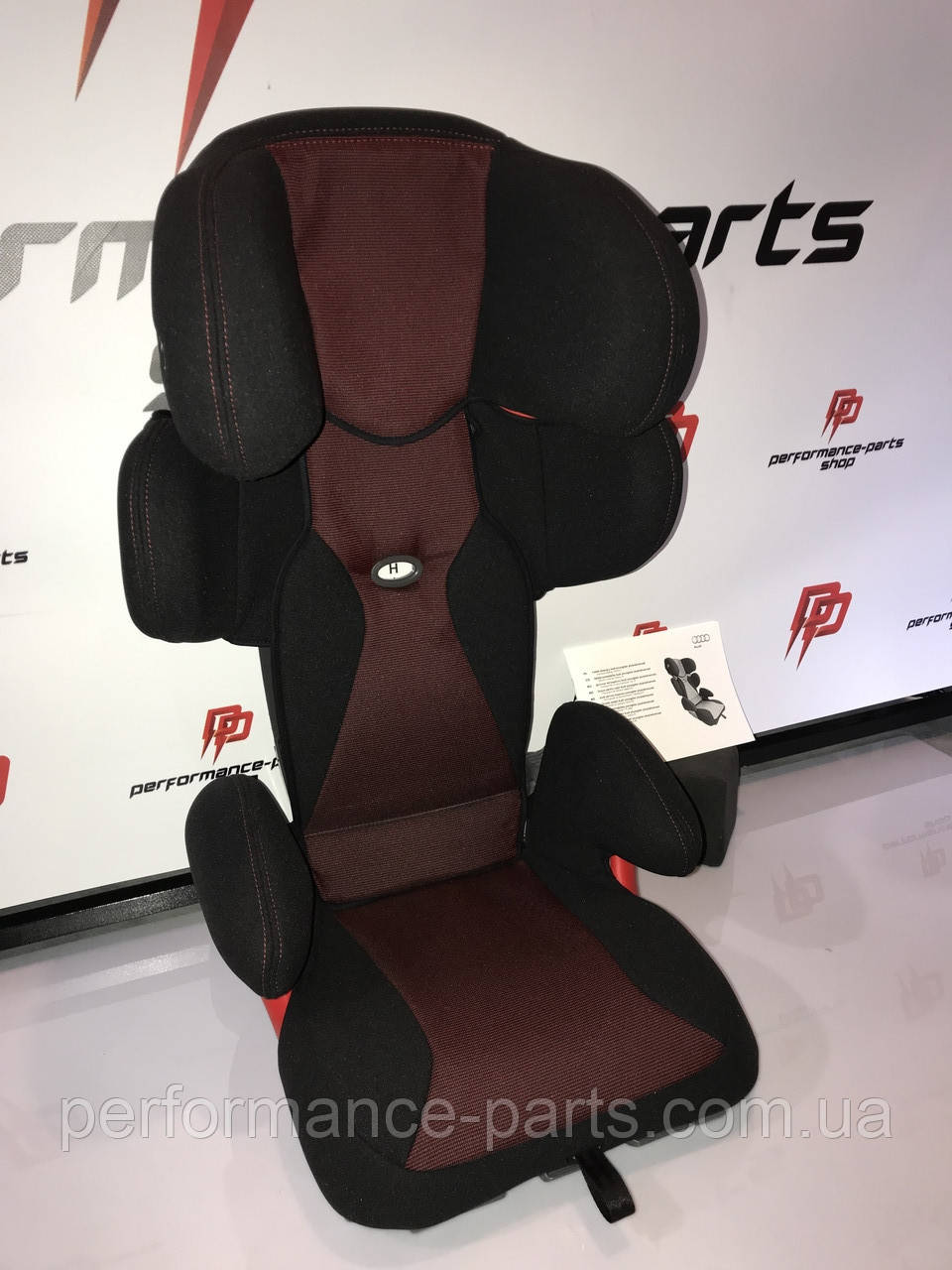 Автомобільне дитяче крісло Audi Youngster Plus Child Seat, Misano Red/Black, Isofix 4L0019904F