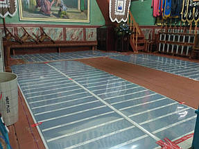 Для встановлення теплої підлоги і ефективного обігріву використовувалися всі допоміжні професійні шари, такі як теплоізоляція - E-PEX. заземлення - E-Dero і захист від фізичного пошкодження- E-Stone. 