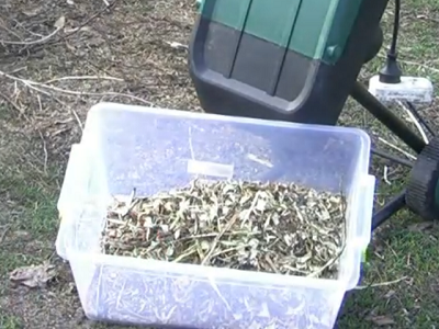 Висока продуктивність роботи садового подрібнювача Iron Angel ES 2500 Висока продуктивність роботи садового подрібнювача Iron Angel ES 2500