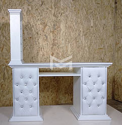 Стіл манікюрний з полицями під лак MARKSON М130 кашзам з гудзиками, білий