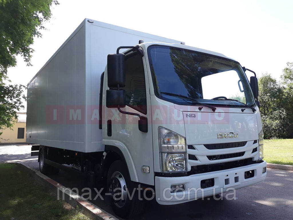 Isuzu NQR90 з кузовом-фургоном сендвіч-панельним