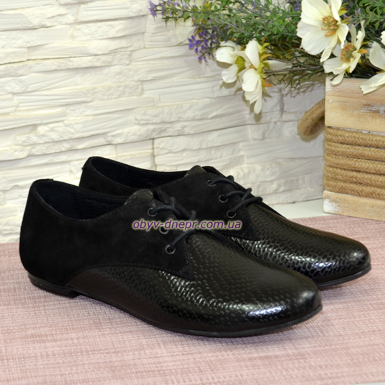 Туфли женские черные на шнуровке, низкий ход. Кожа питон и замш - фото 1 - id-p514650767