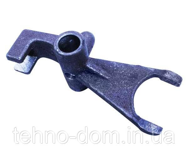 Вилка перемикання підвищувальної-поніжної шестерні старого зразка R180/190/195, фото 1