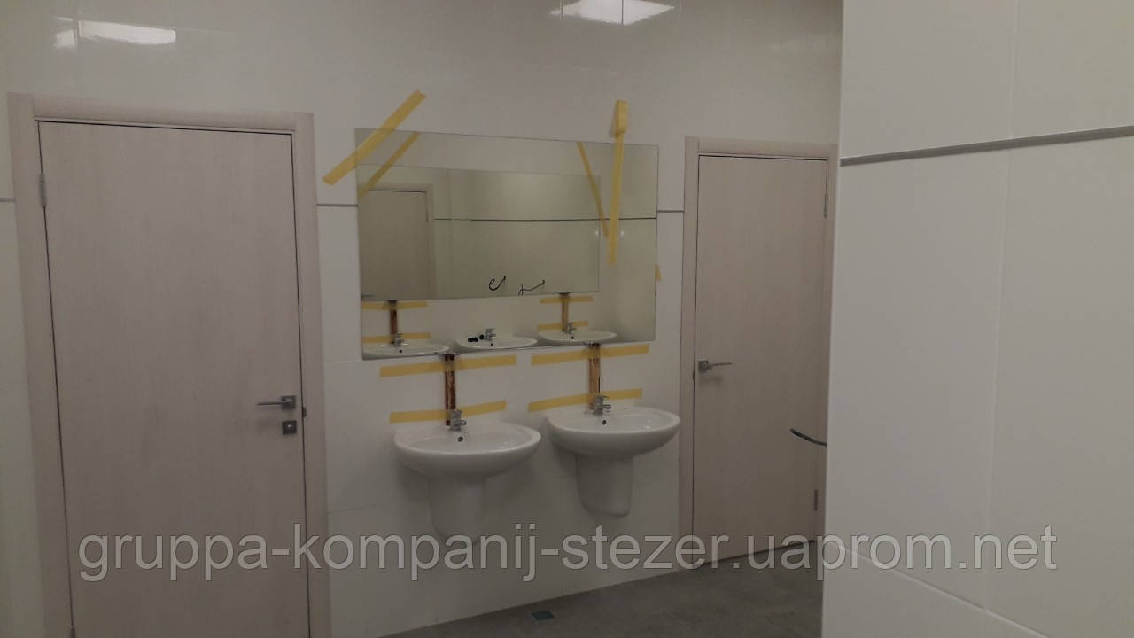 Дзеркала на замовлення для громадських приміщень