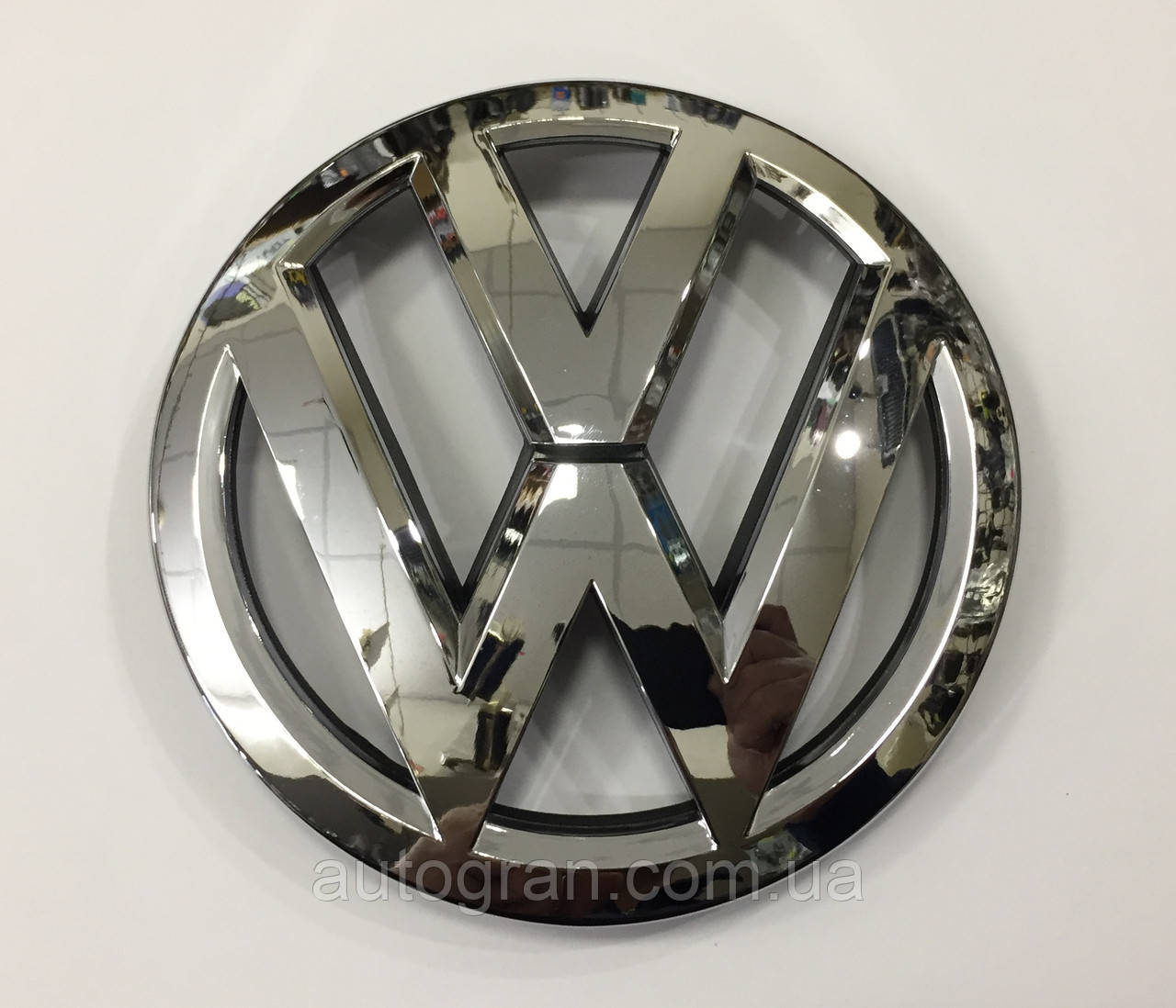 Емблема решітки радіатора Volkswagen Touareg 2010-2014 7P6853601AULM