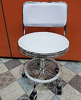 Стілець майстра зі спинкою на коліщатках зі шкірозамінника білий