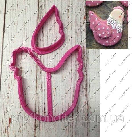 Пластикова вирубка Курочка з крилом, 9см, фото 1