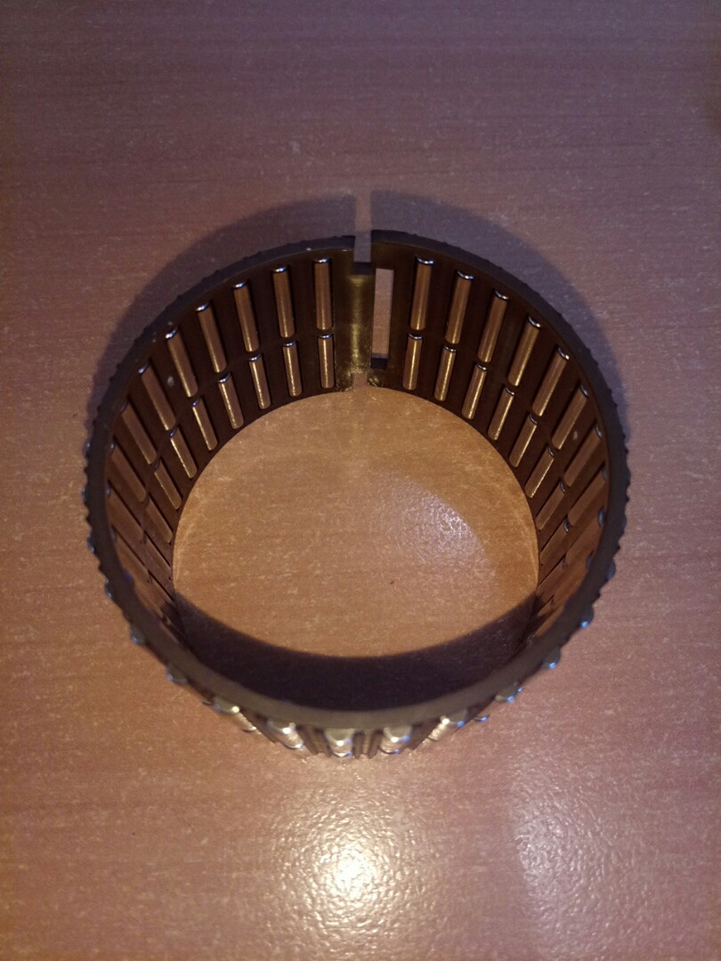 Підшипник роликовий КПП IVECO пром валу Е3 (8869672)