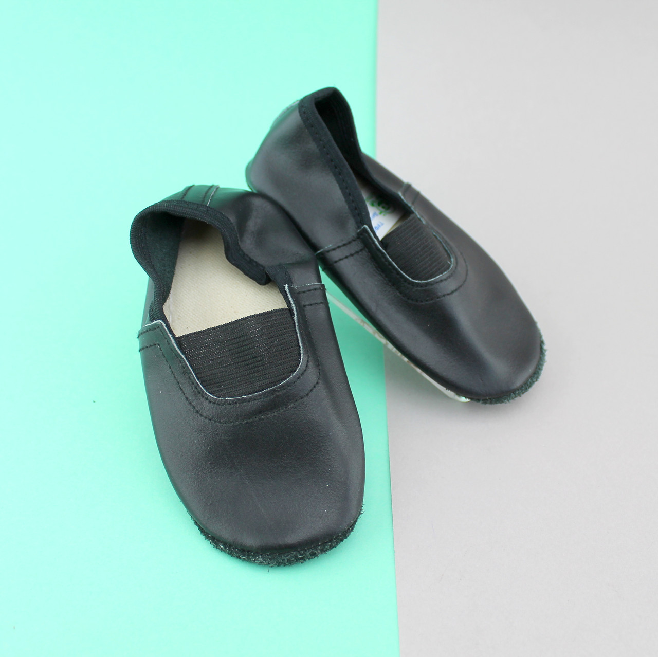 Шкіряні чорні чешки для дівчинки і хлопчика р.21 см