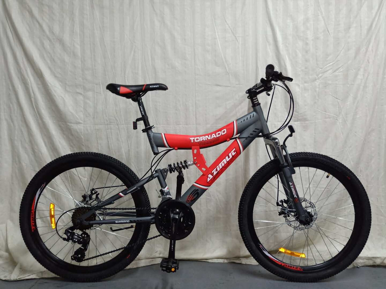 Гірський велосипед Azimut Tornado 26 дюймів. Дискові гальма. Червоно-чорний., фото 1