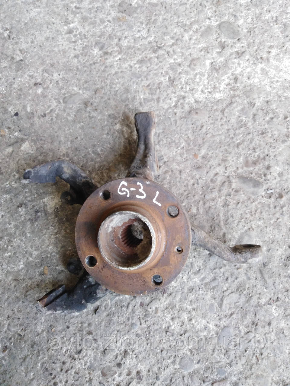 Поворотний кулак лівий Volkswagen Golf 3, Vento.