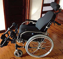 Інвалідна коляска стабілізуюча голову і спину Vermeiren V300 30° Comfort Wheelchair