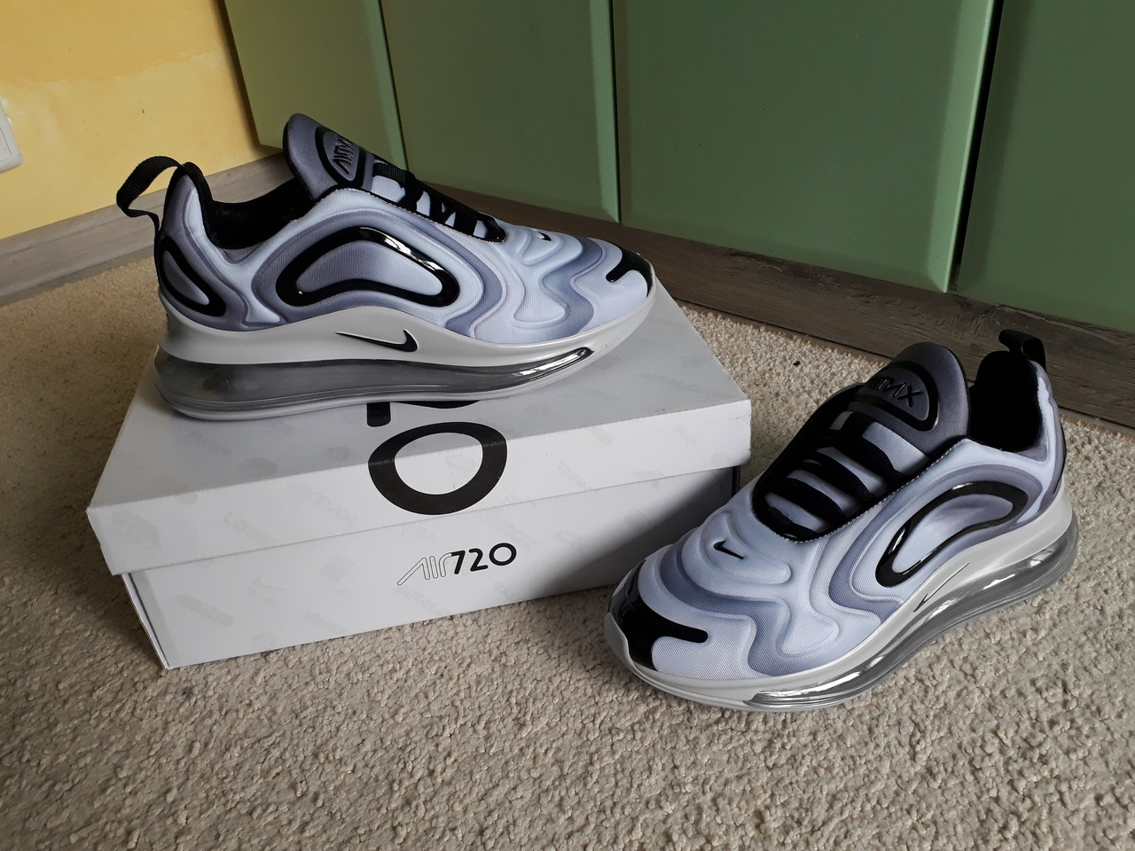 Чоловічі кросівки Nike Air Max 720