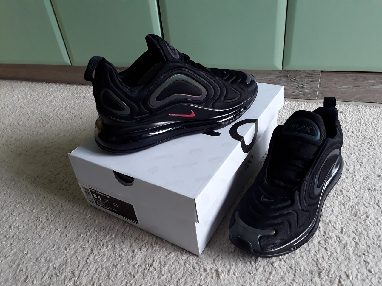 Чоловічі кросівки Nike Air Max 720 Black Violet Hameleon Чорний хамелеон