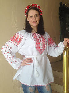 Вишиванка жіноча біла, домоткане полотно, вишивка  "Нескінченя" червона