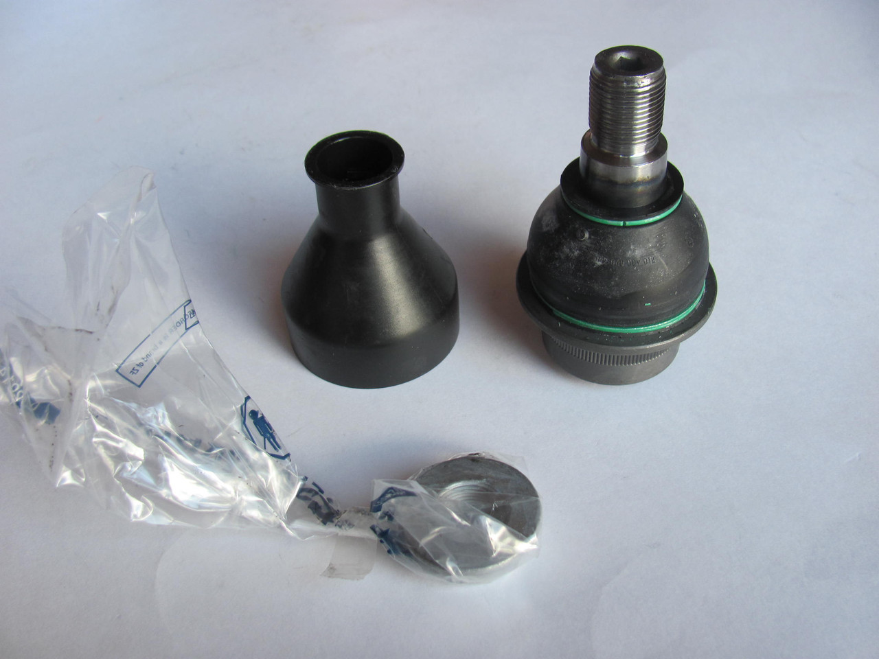 Кульова опора MB Sprinter 208-416, VW LT 28-46 1996-2006 — Lemforder (Німеччина) — 18875 03