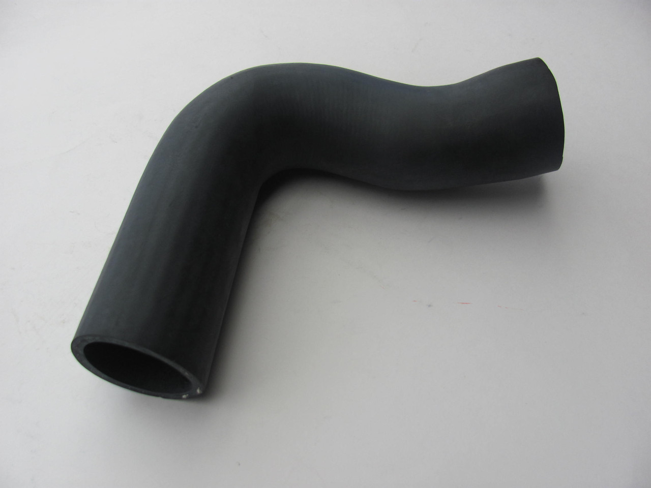 Патрубок інтеркулера (правий) MB Sprinter 906 2.2 CDI (OM646) 2006→ — Autotechteile (Німеччина) — 100 5267