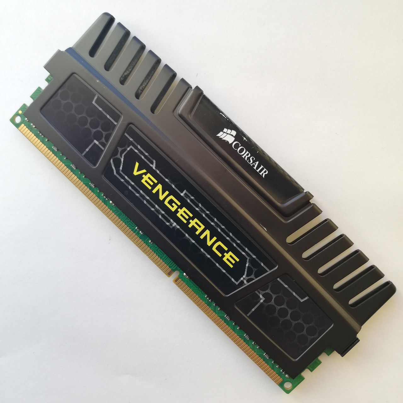 Ігрова оперативна пам'ять Corsair DDR3 4Gb 1600MHz PC3-12800U 2R8 CL9 (CMZ4GX3M1A1600C9) Б/В