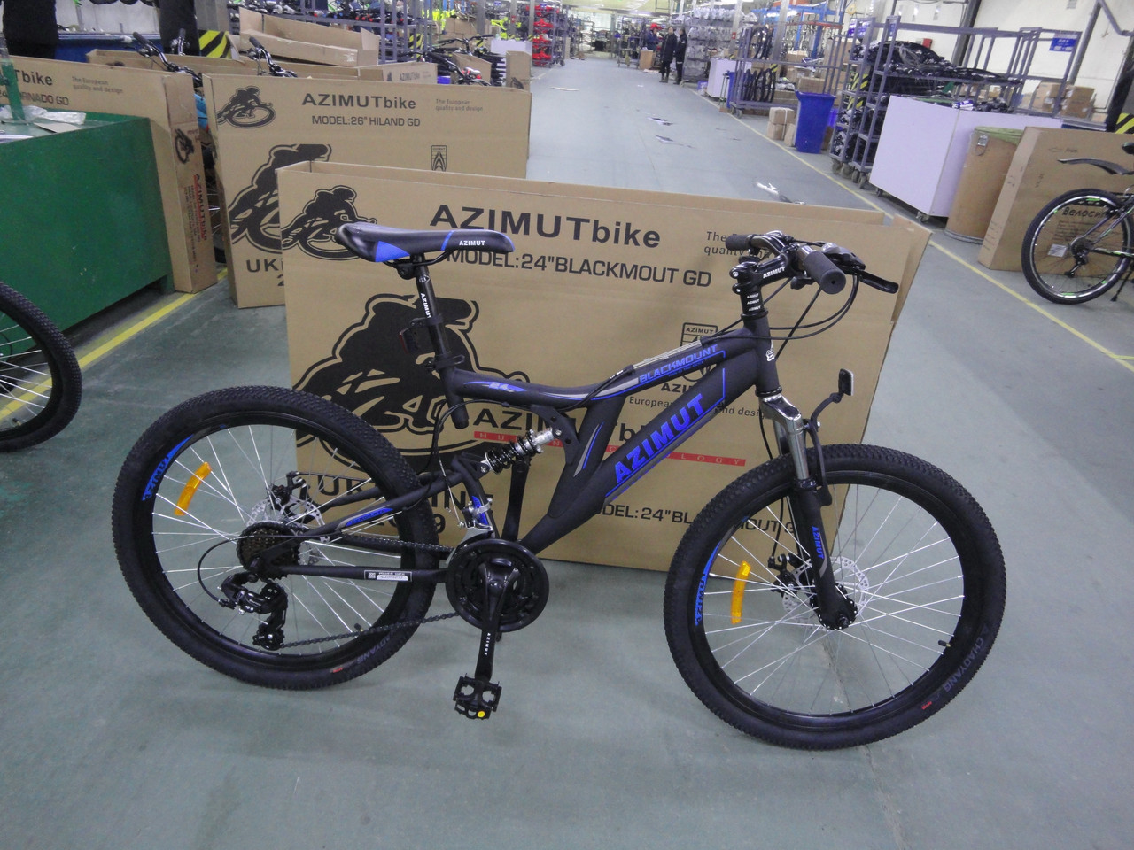 Велосипед Azimut Blackmount 24 дюйма. Дискові гальма. Чорно-синій. Шимано