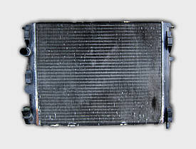 Радіатор охолодження Рено Логан / Символ б/у