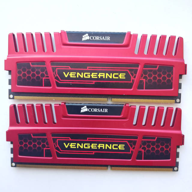 Corsair Vengeance DDR3 8Gb 4Gb 4Gb 1600MHz 12800U 1R8 CL9 CMZ8GX3M2A1600C9R ID 935919421 650 Prom.ua