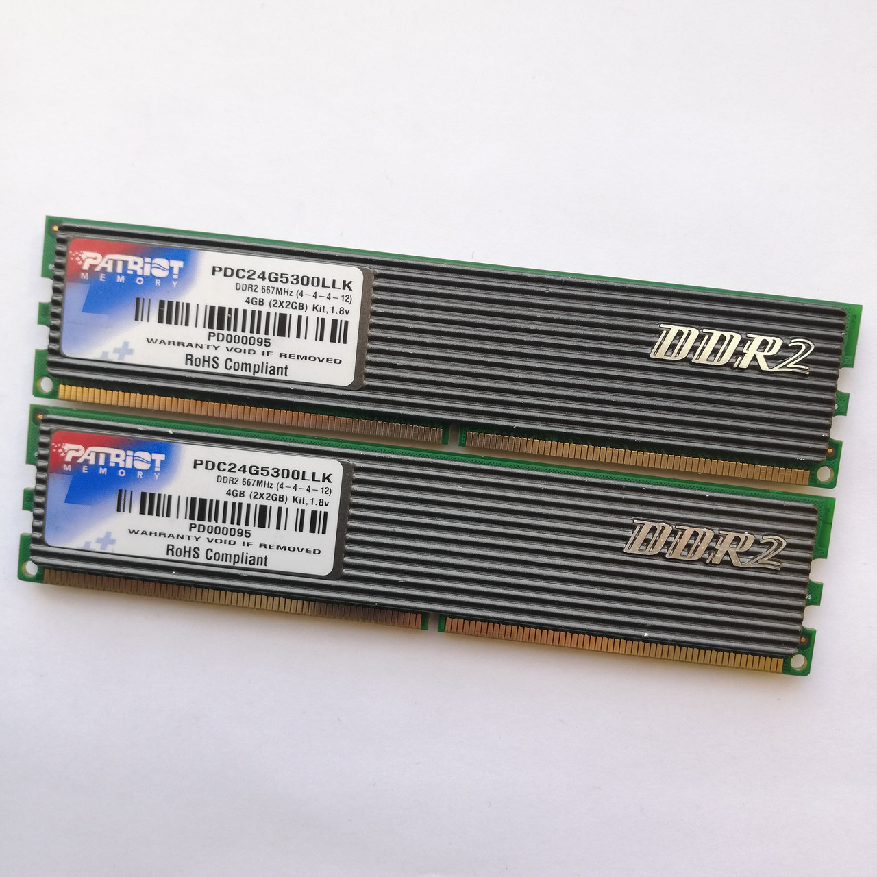 Комплект оперативної пам'яті Patriot DDR2 4Gb KIT of 2 667MHz PC2 5300U CL4 (PDC24G5300LLK) Б/В
