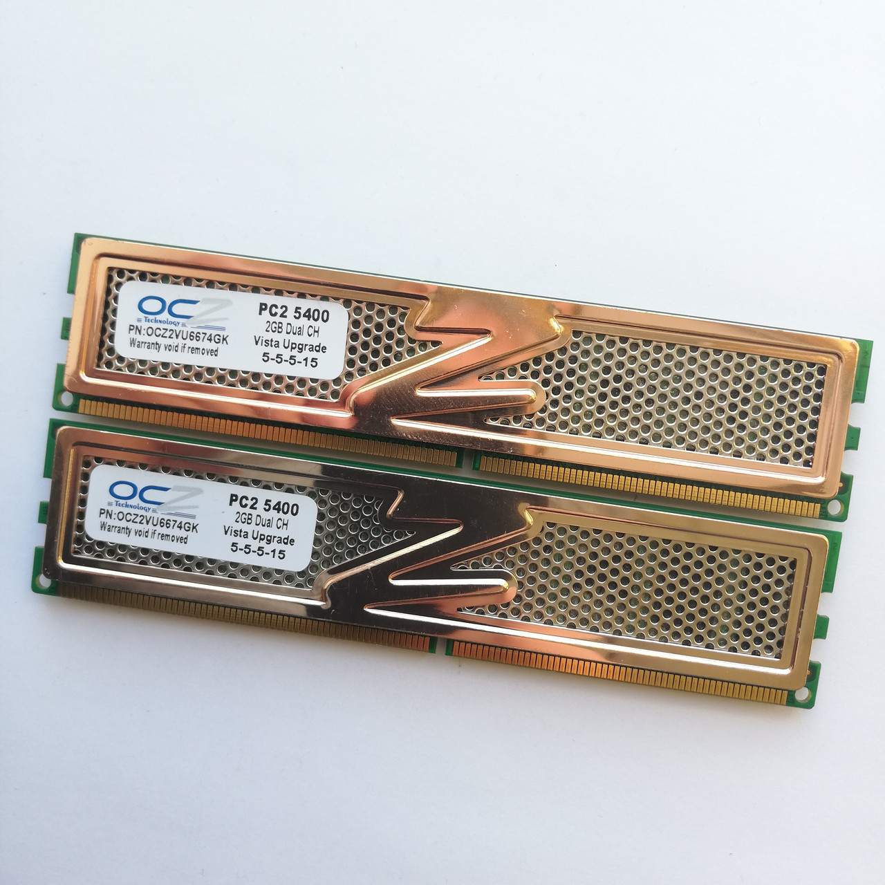Комплект оперативной памяти OCZ DDR2 4Gb (2Gb+2Gb) 667MHz PC2 5400U CL5 (OCZ2VU6674GK) Б/У