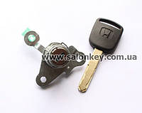 Замок HONDA FIT ліва двері.