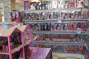 Представляємо фото нашого магазину, в якому Ви зможете знайти величезний вибір оригінальних ляльок Monster High, Barbie, Ever After High, Disney. Ви зможете "вживу" подивитися вподобану лялечку, упевниться в якості і вибрати найкращу!!!