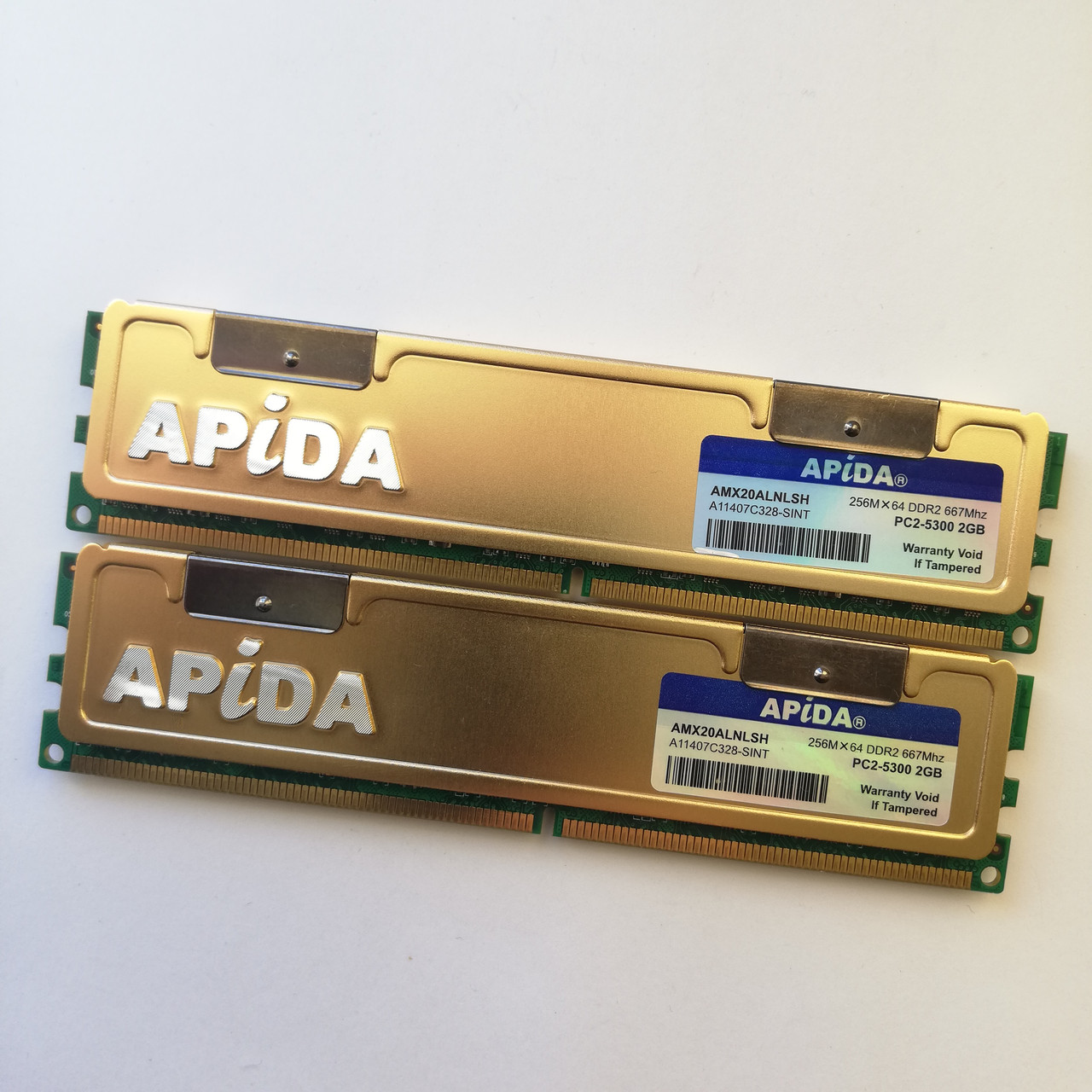 Комплект оперативной памяти Apida DDR2 4Gb (2Gb+2Gb) 667MHz PC2 5300U CL5 (AMX20ALNLSH) Б/У