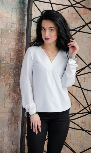 Блуза жіноча легка з креп софту в молочному кольорі розміри 44, 46, 48, 50