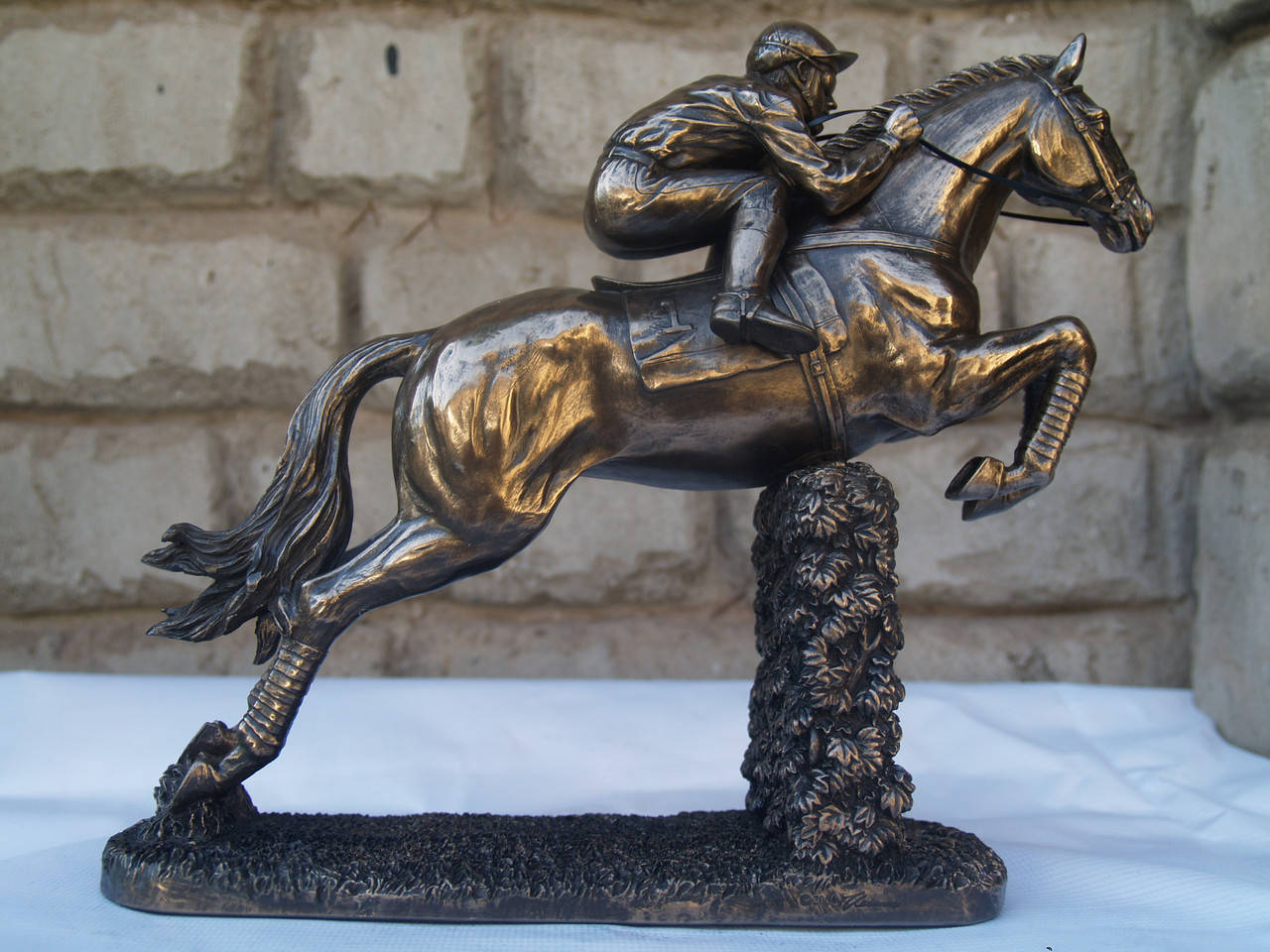 

Статуэтка Veronese Скачки 22 х 21 см 76257 фигурка конь лошадь веронезе