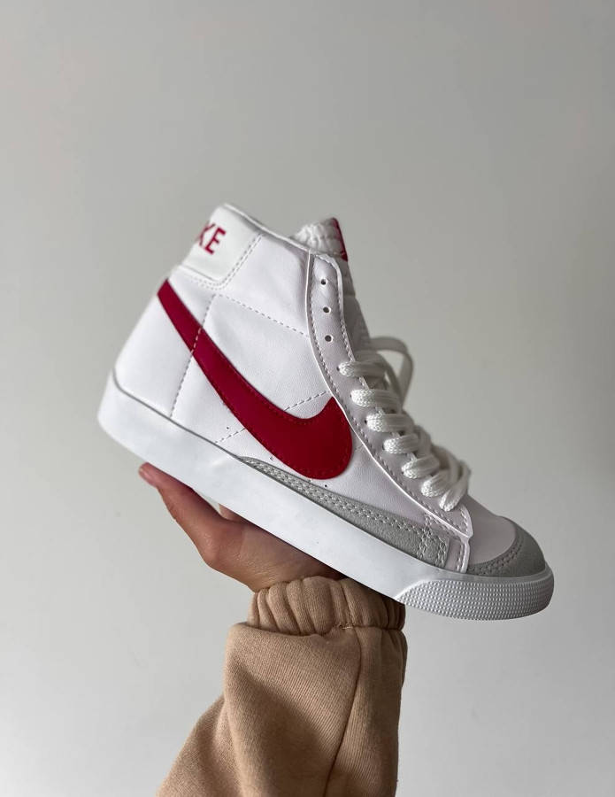 

Кроссовки Blazer Mid Red