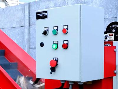 Удобный пульт управления измельчителя веток ARPAL АМ-120Ш