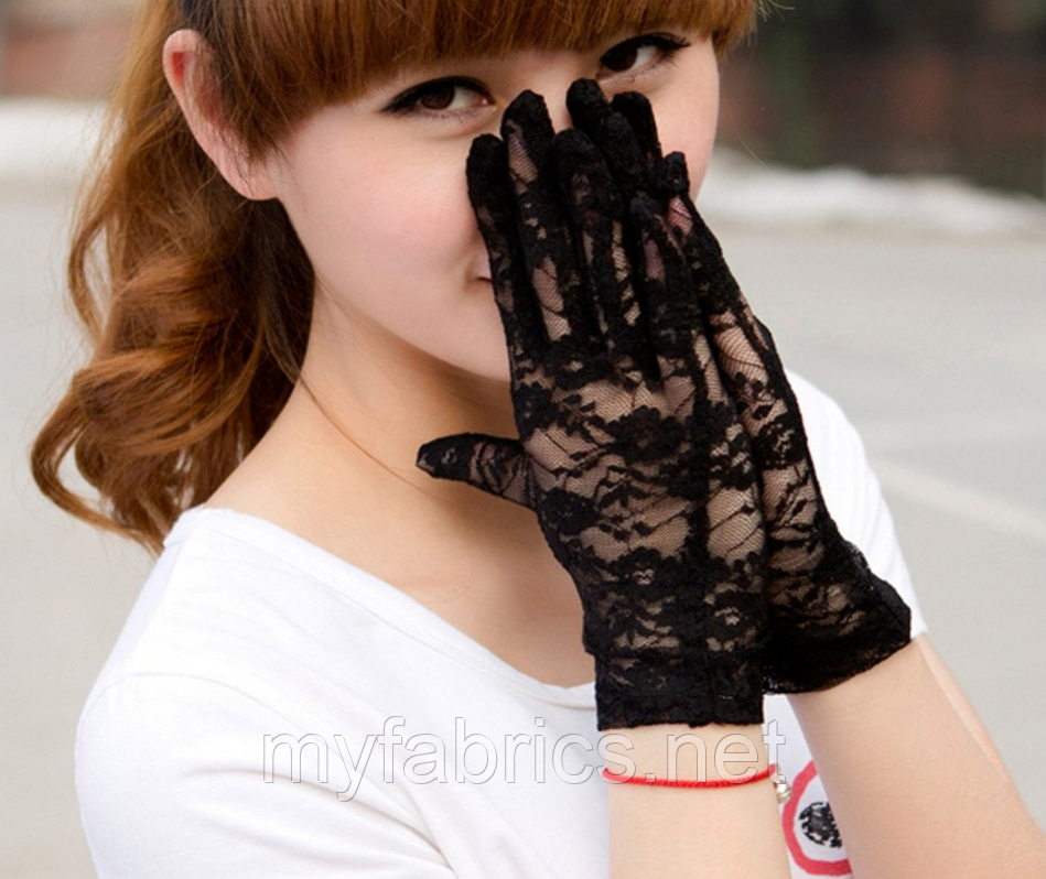 Мереживні рукавички чорні короткі