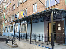 Кованый навес над крыльцом 1