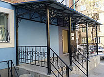 Кованый навес над крыльцом 2