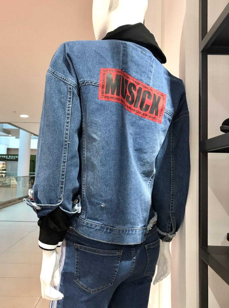 Джинсова куртка жіноча oversize з нашивками, фото 1