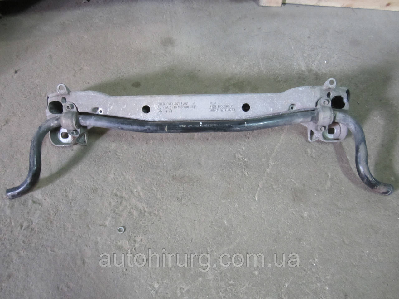 Передній стабілізатор з кронштейном AUDI A8 D3 (4E0199205)