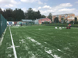 Монтаж штучного міні-футбольного поля, фото 3