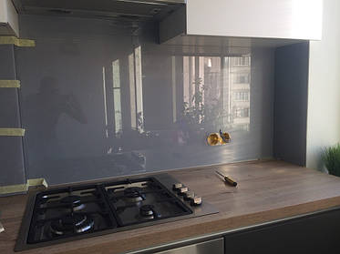 Фартук - серый лакобель. Установка стеклянной панели в Днепре 3