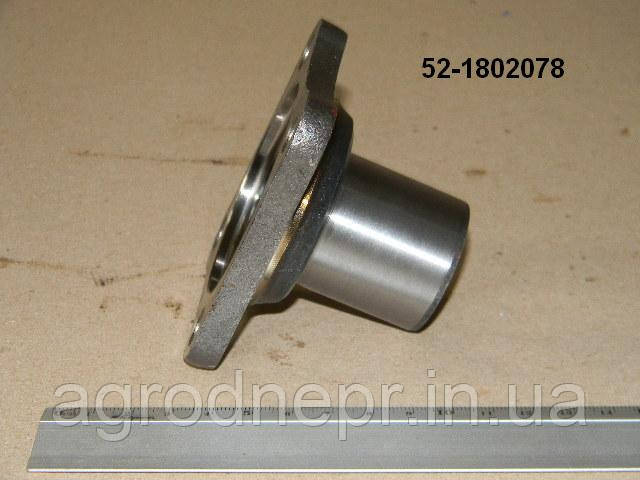 Фланець роздавальної коробки МТЗ 52-1802078