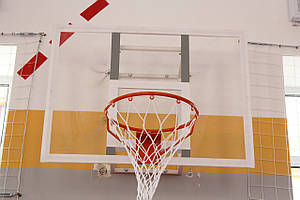 Баскетбольний щит тренувальний розміром 1200х900ммиз оргскла 8 мм з антивібраційною металевою рамою