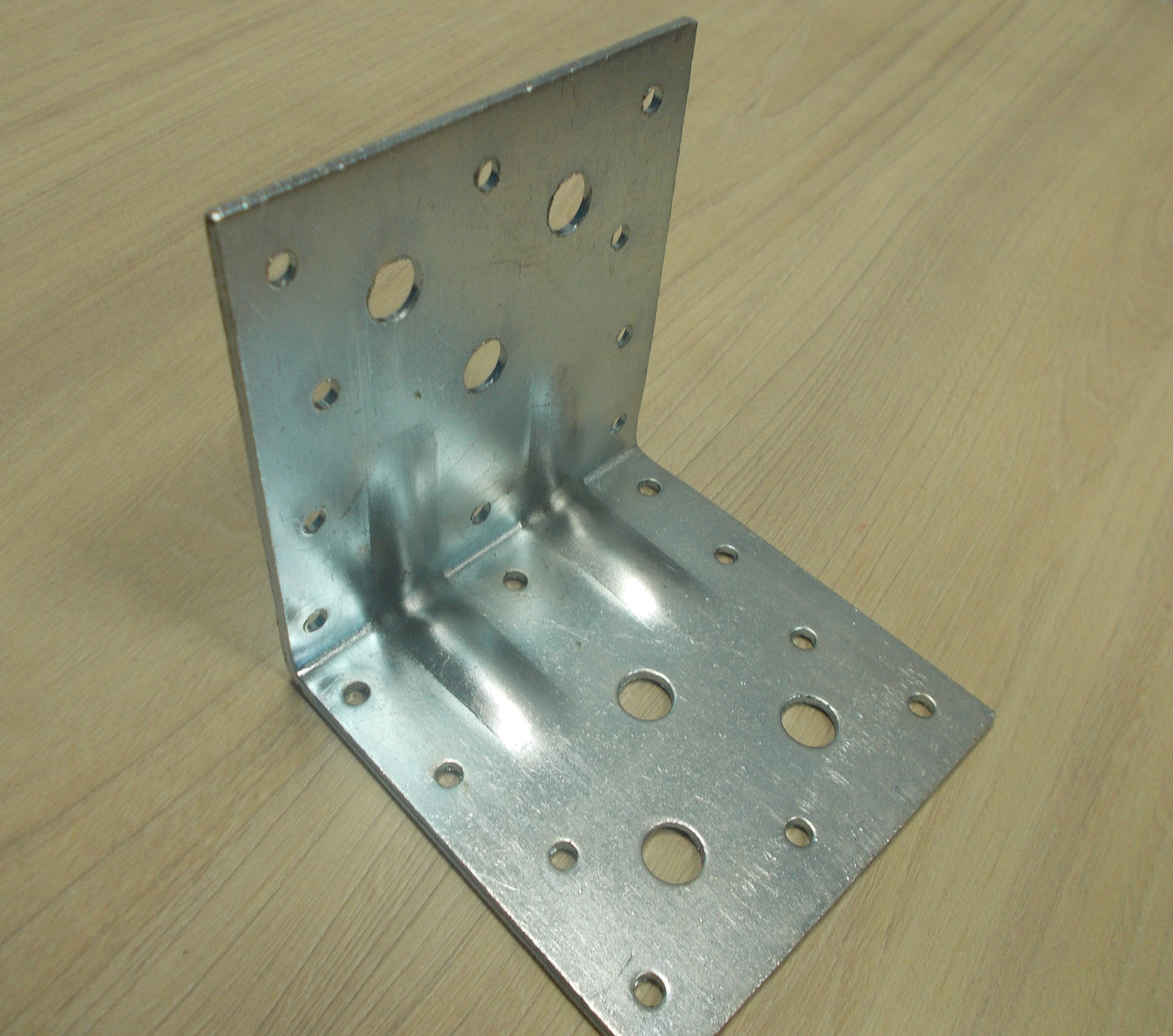 Уголок 100*100*100(2,0) крепежный оцинкованный с ребром жесткости (ID ...