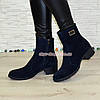 Черевики жіночі сині замшеві на стійкому каблуці, декоровані фурнітурою, фото 3