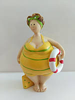 Дама зі рятувальним кругом — кераміка