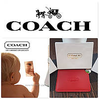 Знаменитое стальное зеркало Coach в красном чехле