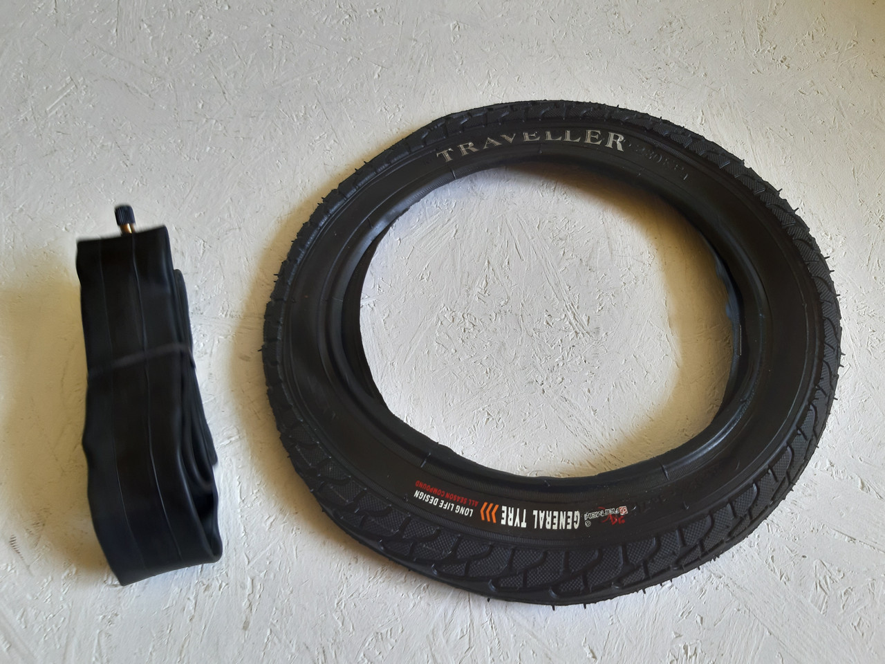 Покришка на велосипед 12 дюймів в комплекті з Камерою Генерал Гладка. Вело гума 12*2.125(57-203)