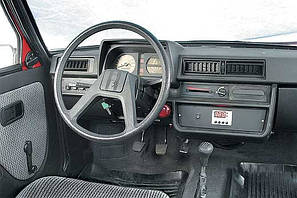 Кузовні деталі заз 1102 1103 таврія славута (ручки, замки пластик ущільнювачі і т. д)