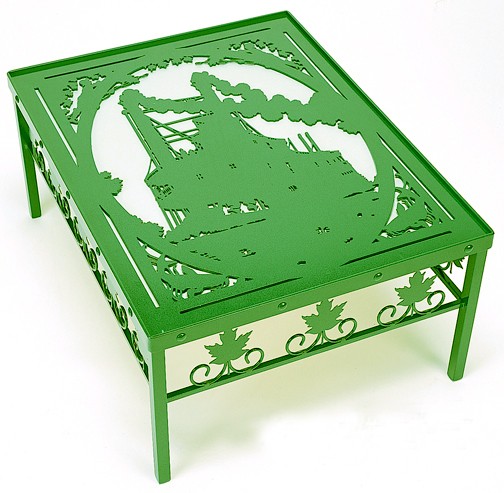 Декоративні меблі — фігурний стіл
